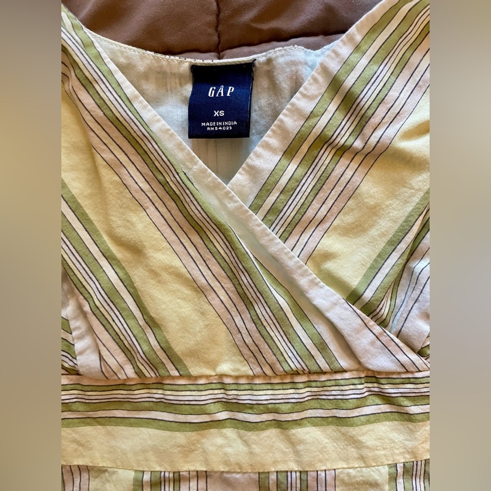 GAP Women's Striped Sleeveless Summer Top in Yellow and Green, size XS - Picture 2 of 4